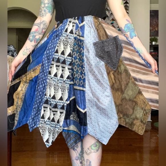 👔 Necktie Festival Skirt 👔 - Picture 2 of 16